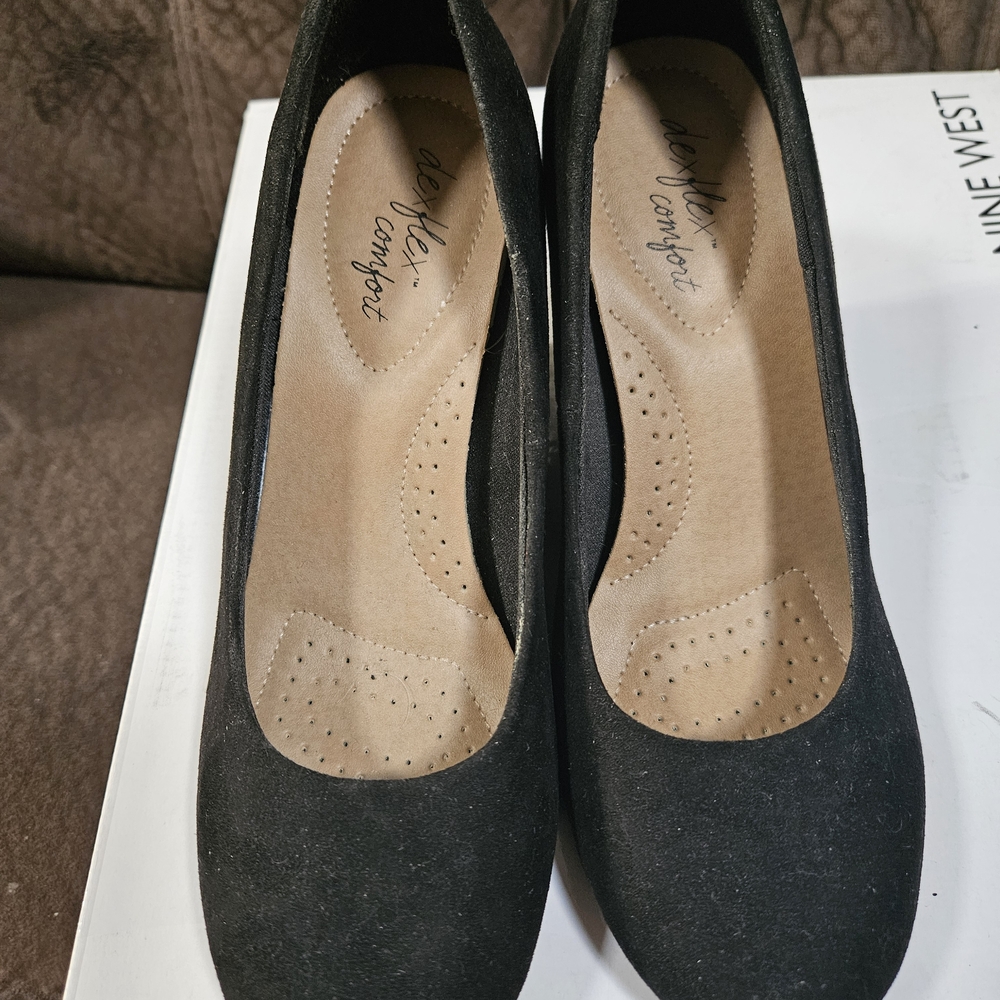 NWOT Dexflex Comfort Karlie Black Faur Suede Wedges Heel Shoes Size 5.5